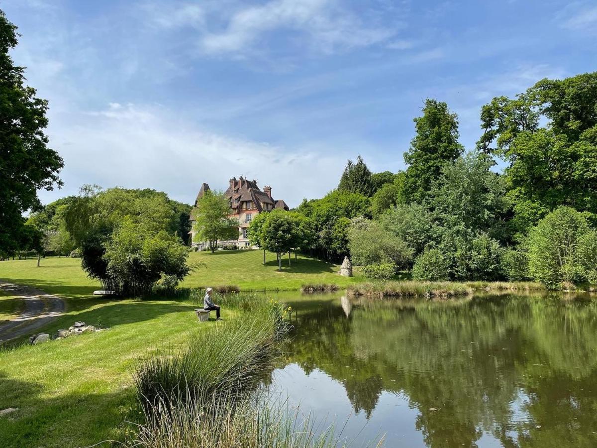 Chateau Du Gue Aux Biches Bed and Breakfast Bagnoles de l'Orne Normandie Exterior foto